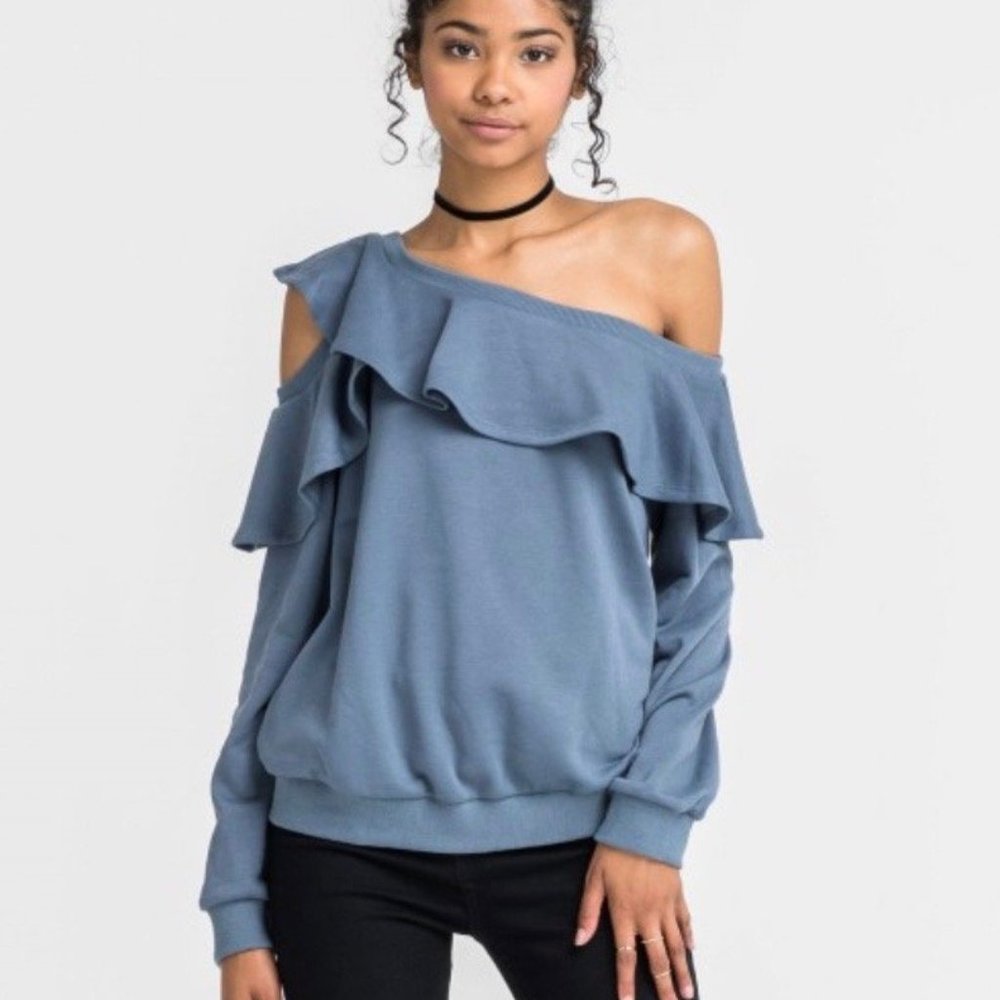 Entro Cold Shoulder Ruffled Sweatshirt NWOT
